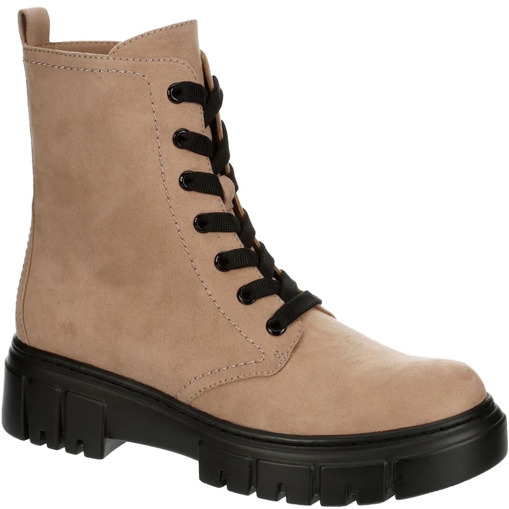 Combat boot